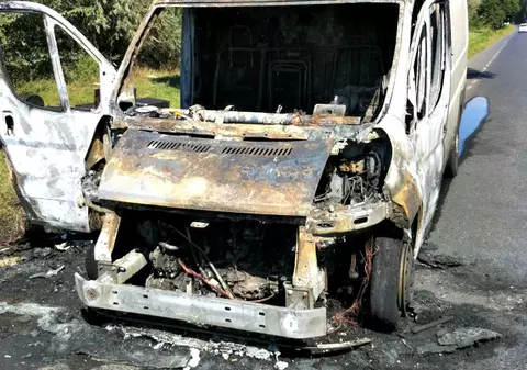 Trupa VUNK, la un pas de tragedie, după ce microbuzul lor A LUAT FOC în trafic!