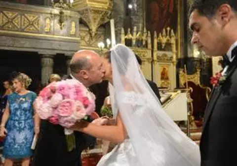 NUNTA ELENEI BĂSESCU, văzută din INTIMITATEA MIRESEI! FOTO