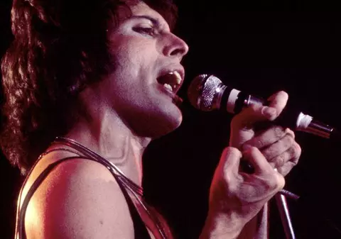 Freddie Mercury ar fi împlinit astăzi 66 de ani. ASCULTĂ-I CELE MAI FRUMOASE PIESE!