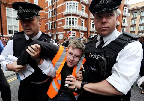 Dovadă de CIVILIZAŢIE! Injuriile şi insulte VOR FI AMENDATE! 