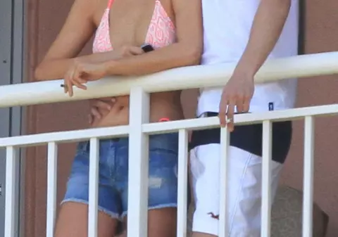 El e noul iubit al lui Paris Hilton, mai tinerel cu 10 ani decât vedeta! | FOTO