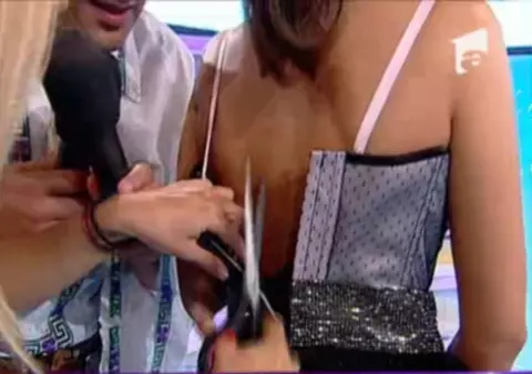 Iuliana Luciu, DEZBRĂCATĂ ÎN DIRECT! | FOTO