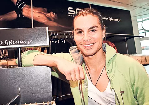 Iglesias jr: "Am venit să cunosc cele mai frumoase fete din lume"