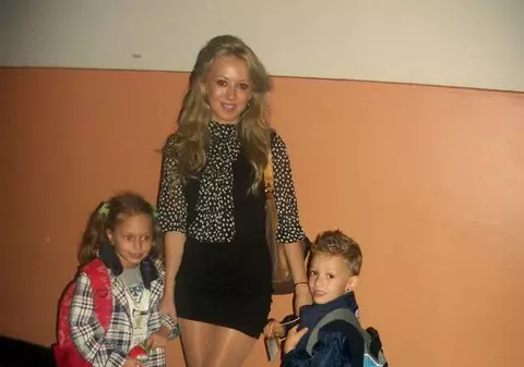 Larisa Drăgulescu şi-a dus copiii la şcoală: "Marian nici măcar nu mi-a telefonat" | FOTO