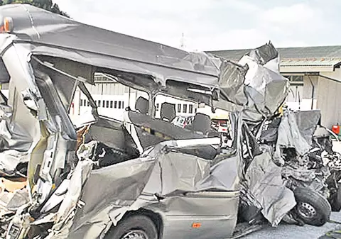 Patru români, striviți într-un microbuz în Italia