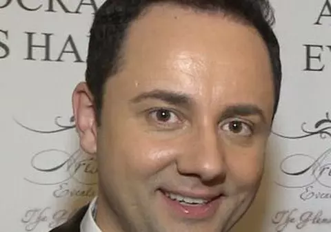 Măruţă, lovit cu pumnul în faţă în autobuz