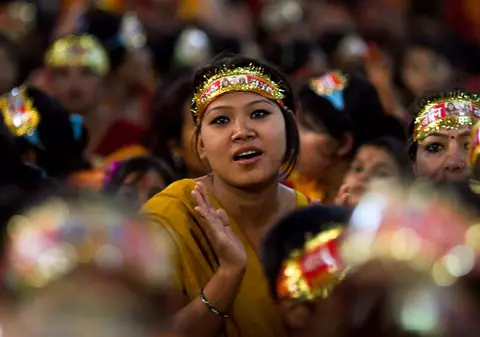 "MENAGE A TROIS" în Himalaya, o TRADIŢIE VECHE de SECOLE! Femeia se căsătoreşte nu numai cu iubitul ei, CI ŞI CU FRAŢII LUI!