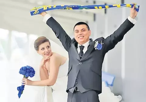 Liviu Drăghici lansează primul volum de versuri dedicate echipei Petrolul