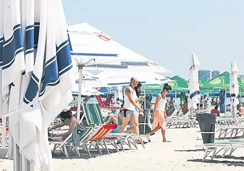 Vreme de plajă la început de toamnă