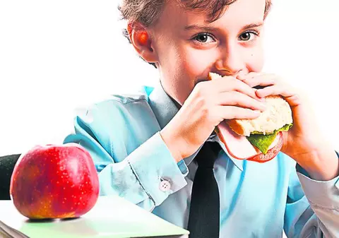 Pregăteşte-i copilului tău pacheţelul pentru şcoală