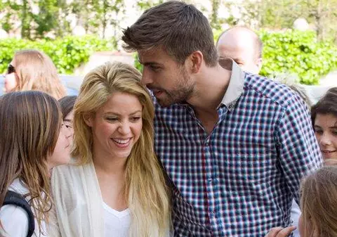 Shakira vorbeşte PENTRU PRIMA OARĂ despre sarcină!