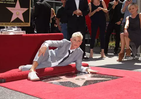 Prezentatoarea tv Ellen DeGeneres a primit o stea pe Walk of Fame | FOTO