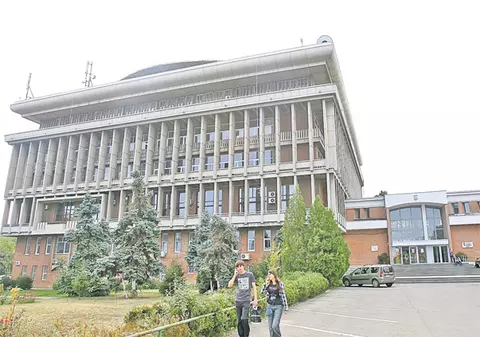 Universităţile au rămas goale după dezastrul de la Bac! Vezi facultăţile la care mai sunt locuri!