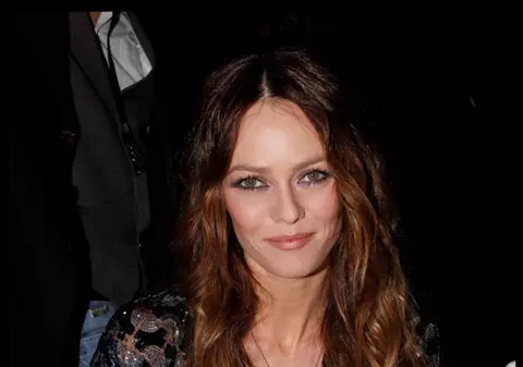 Tot răul spre bine! După despărţirea de Johnny Depp, cântăreaţa Vanessa Paradis şi-a găsit un milionar francez!