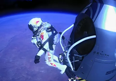 N-o să-ţi vină să crezi cine vrea să-i fure recordul austriacului care a întrecut viteza sunetului