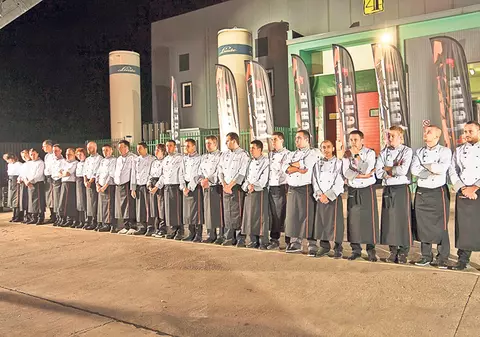 La «Top Chef», cei 24 de concurenţi luptă pentru un sac de bani