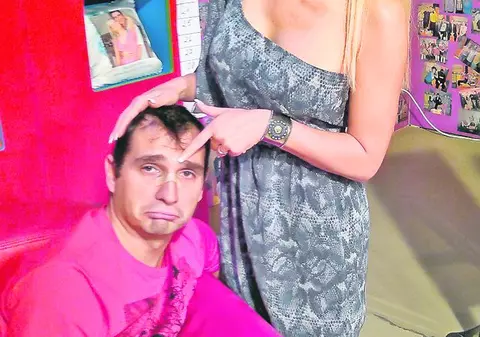 OTV-ista Cristina Coca l-a caftit, în direct, pe Claudiu Bogdan: «Nevastă-mea mi-a spart nasul!»