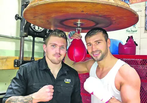 Bute zâmbeşte iar! Eşecul dur suferit în faţa lui Carl Froch a devenit istorie pentru boxerul român