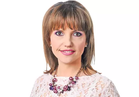 Milionarul Georgică Cornu i-a trimis SMS-uri de dragoste vedetei TV, deşi declară sus şi tare că n-o vrea înapoi