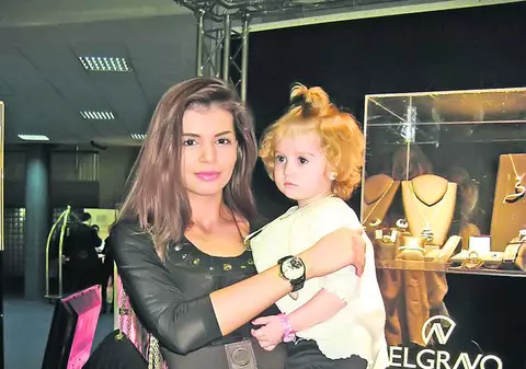 Libertatea a aflat motivele pentru care magistraţii Tribunalului Bucureşti au refuzat să-i încredinţeze Monicăi Gabor fetiţa: Era neglijentă cu Irinuca!