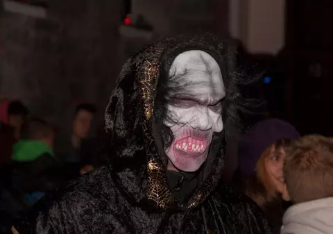 EXCLUSIV! Copii nu se vor putea juca cu vrăjitoare sau cu vampiri!