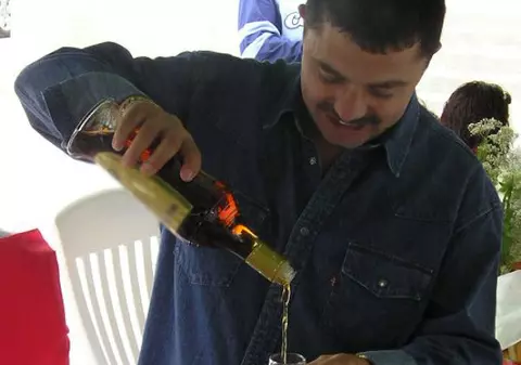 Nicolae Guţă: "BEAU PÂNĂ INTRU ÎN COMĂ"