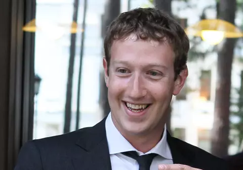 Facebook  testează un nou buton. Vezi ce surpriză le pregătește utilizatorilor Mark Zuckerberg
