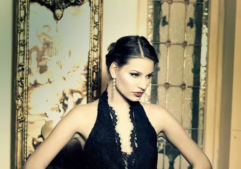 Mirela Stelea: Rochii cu care nu dai greș niciodată | FOTO