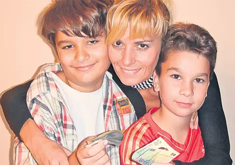Băieţii Ralucăi de la «Trăsniţii» au donat 250 de lei