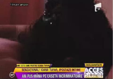 "Mmm, vino aici la smotoceală!" Imagini ”compromițătoare” cu Ioana Tufar, ÎN GENUNCHI, ÎN DORMITOR!
