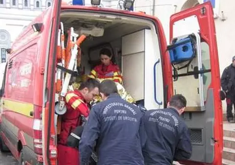 Tragedie la Iași! Un TIR a intrat într-un autobuz de călători