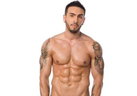 Alex Velea face show în club!