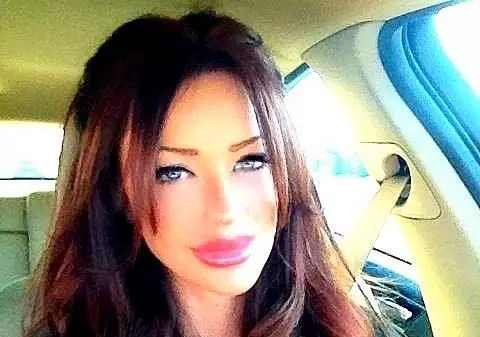 Bianca Drăguşanu, PĂPUŞĂ DE PLASTIC! Iat-o cât de mult seamănă cu o BARBIE!