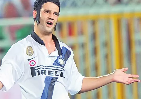 Cristi Chivu s-a operat şi lipseşte o lună de pe gazon. Se retrage?!