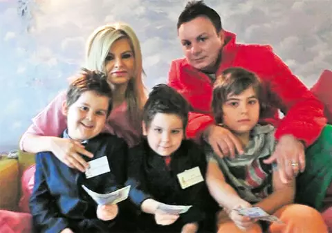 Băieţii lui Cosmin Murea au donat 300 de lei