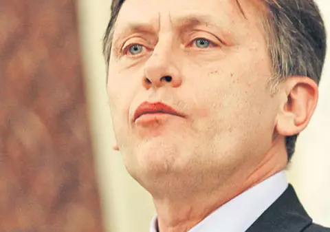 Liderul PNL, Crin Antonescu ar vrea ca parlamentari să fie testaţi psihic