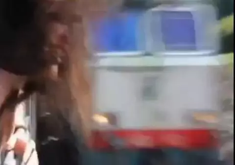 ȘOCANT! Cum poți fi decapitat când scoți capul pe geam în tren | VIDEO