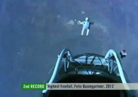 FELIX BAUMGARTNER, în viaţă după SALTUL ISTORIC din STRATOSFERĂ 