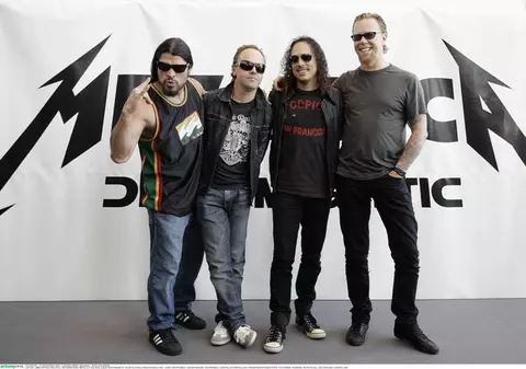 Membrii trupei Metallica vor crea o linie de pantofi de skateboard
