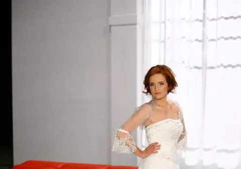 Ioana Maria Moldovan se pregăteşte de NUNTĂ? Iat-o cum îi stă în ROCHIE DE MIREASĂ!