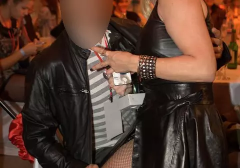 LOREDANA, IPOSTAZE OBRAZNICE cu un ALT BĂRBAT! FOTO