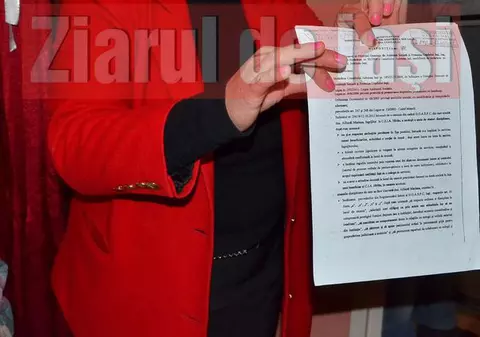 O îngrijitoare DANSEAZĂ LASCIV în faţa persoanelor cu handicap, în Iaşi | VIDEO