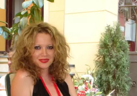 Oana Lis ÎŞI BATE JOC DE CORPUL EI. Vezi la ce DEZMĂŢ s-a dedat soţia lui Viorel Lis