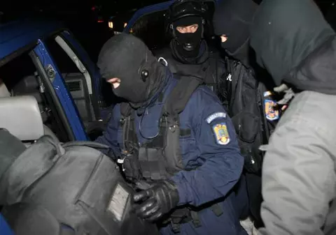 Percheziţii în Olt şi Vâlcea! Membri ai clanului 'Brătianu', suspectați de evaziune fiscală de 10 milioane de euro