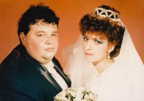 Ai IDEE cine este DOMNUL din IMAGINE? PONT: în prezent este PRIMAR DE SECTOR! FOTO