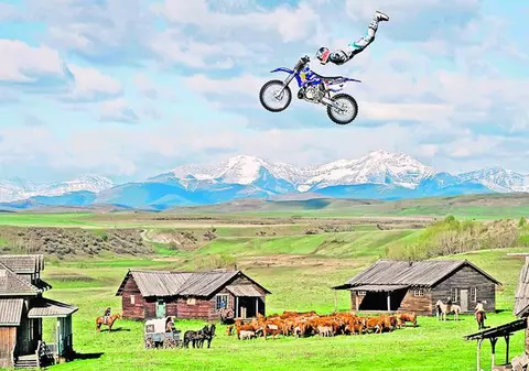 Libertatea vă prezintă cei mai cunoscuţi practicanţi ai disciplinelor extreme - Ce sportivi nebuni!