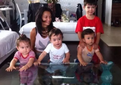 Tripleţii Nicoletei Luciu au împlinit 1 an! Cele mai tari poze cu micuţii! FOTO