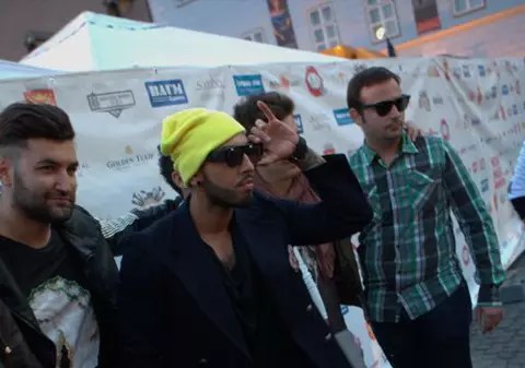 CU URSULEȚII pe scenă! Uite ce ADIDAȘI FISTICHII a avut ALEX VELEA la PREMIILE MEDIA MUSIC AWARDS