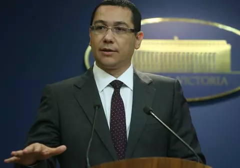 Ponta nu se atinge de şefii spionajului
