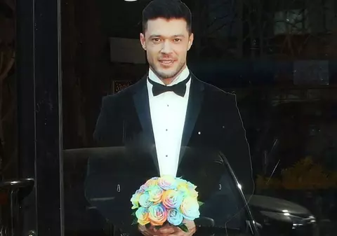 Victor Slav, în vitrina unei florării! A lansat o afacere de familie!